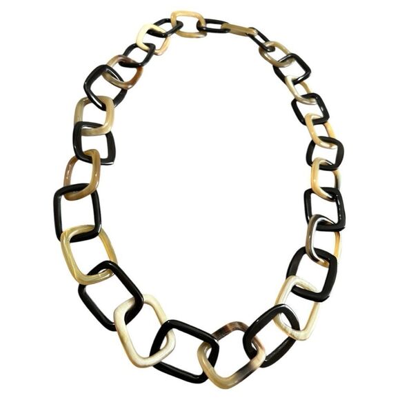 Elegant Black and Cream Chain Necklace
Chunky Horn Link Necklace – 15” - Picture 1 of 17